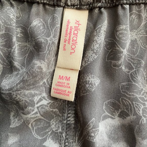 NWOT Silky Gray Floral Xhilaration Sleepwear Pants size Medium - Picture 9 of 11